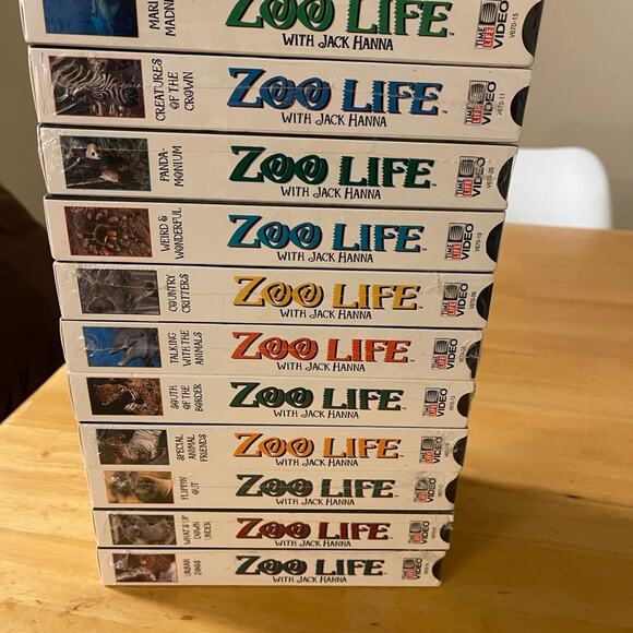 Bundle of Zoo Life with Jack Hanna Sealed VHS Tapes - Picture 2 of 3